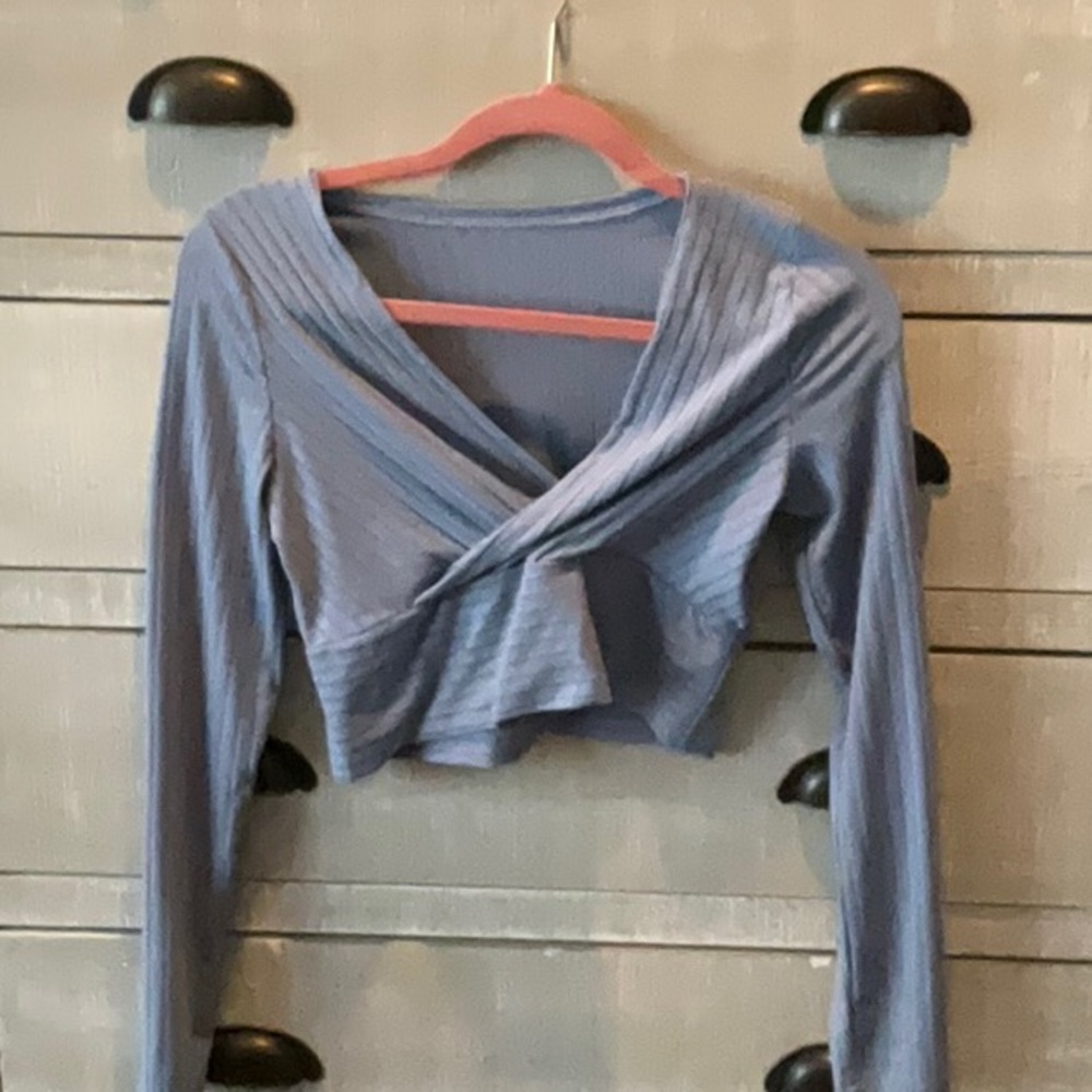 LONG SLEEVE CROP TOP